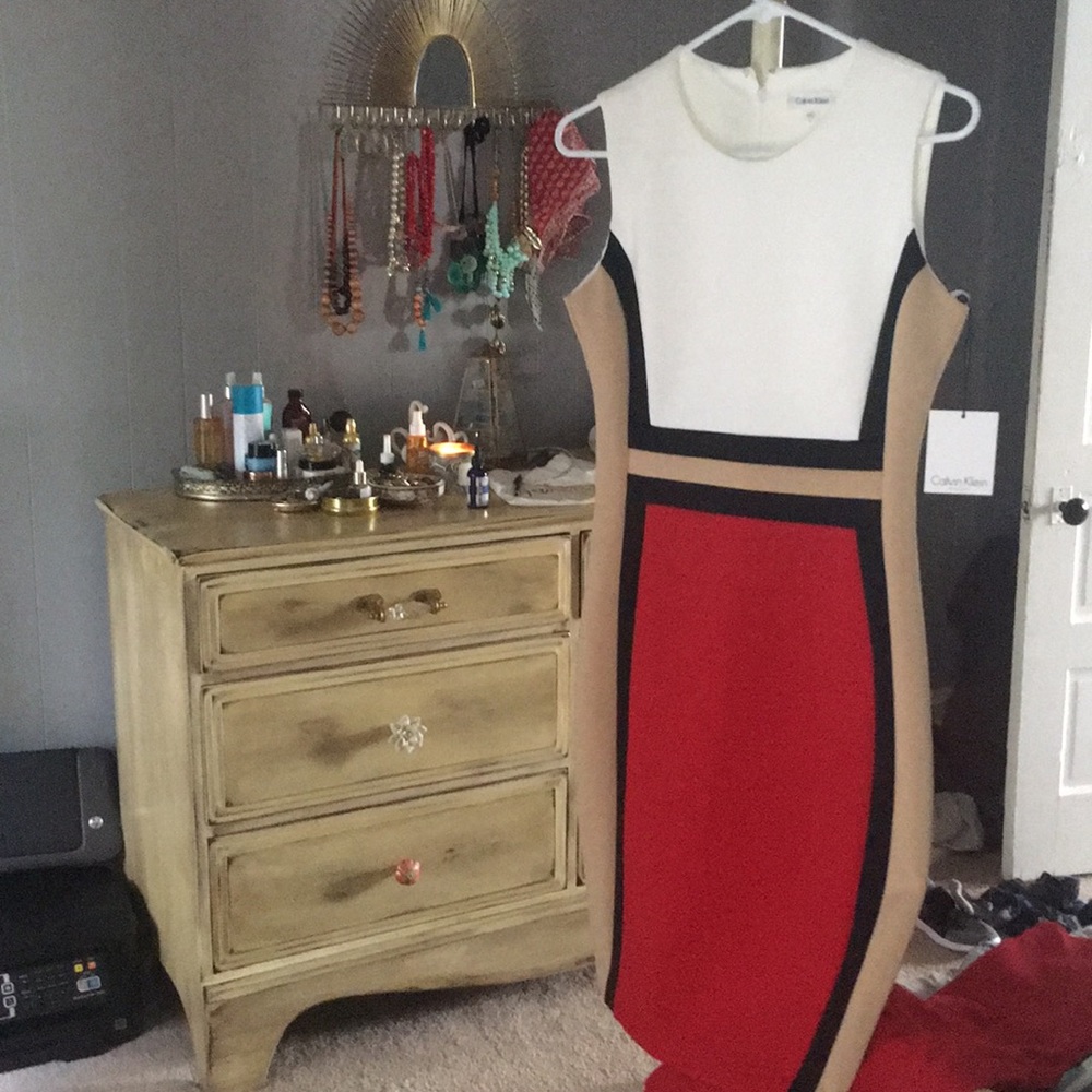 Calvin Klein pencil dress. NWT size 6